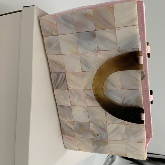 Pink Pearl shell bag - Picture 7 of 10